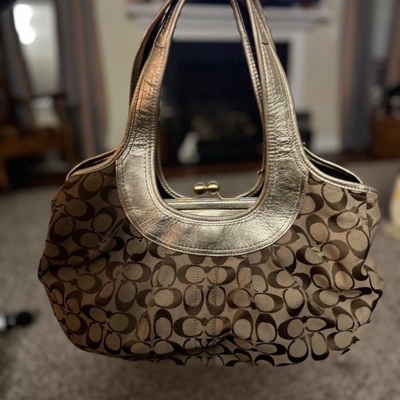 Coach Ergo Signature Shoulder Handbag with Kiss Lock - Picture 2 of 4